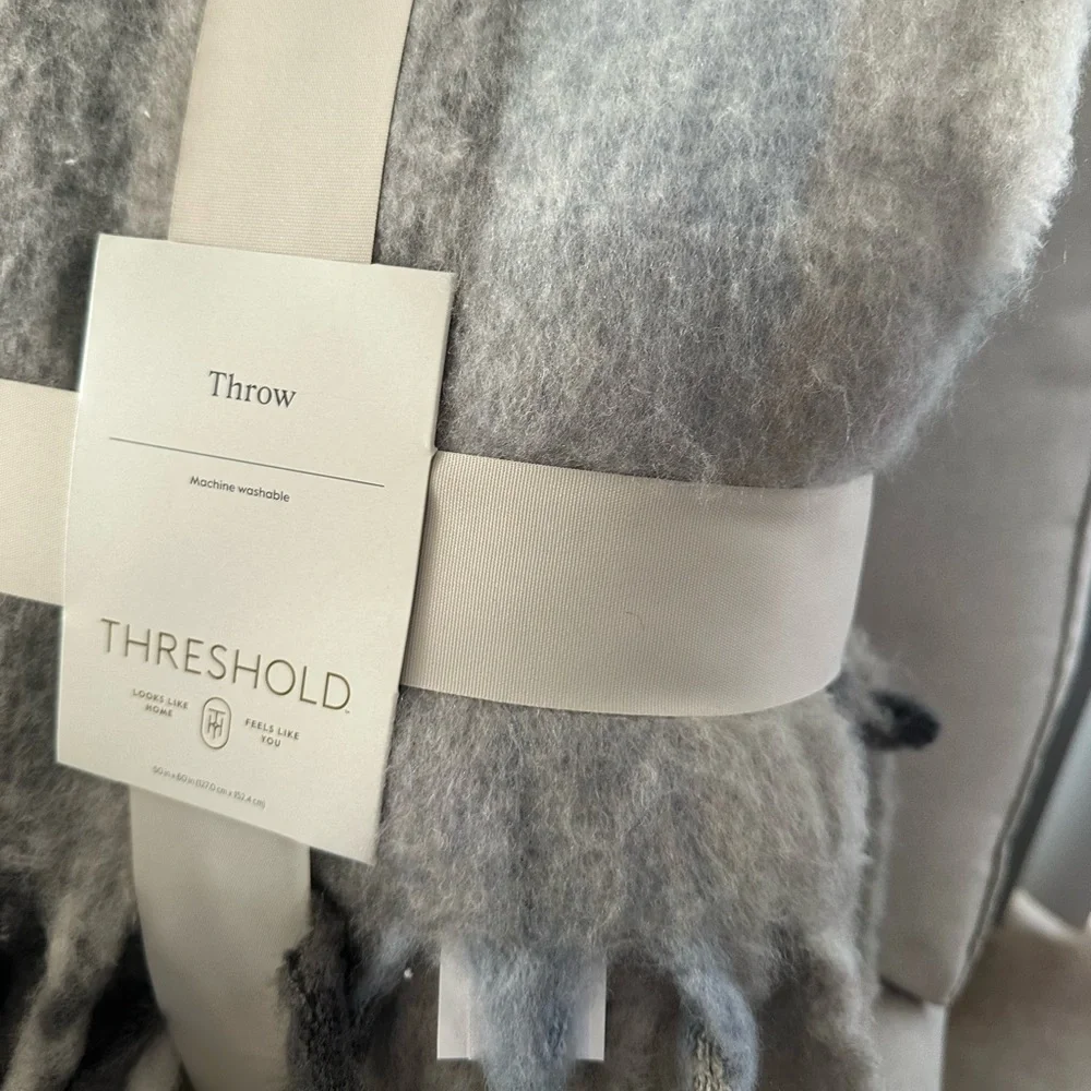 NWT Woven Plaid Throw Blanket - Threshold